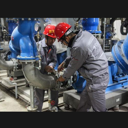 淮北工厂设备维修现场